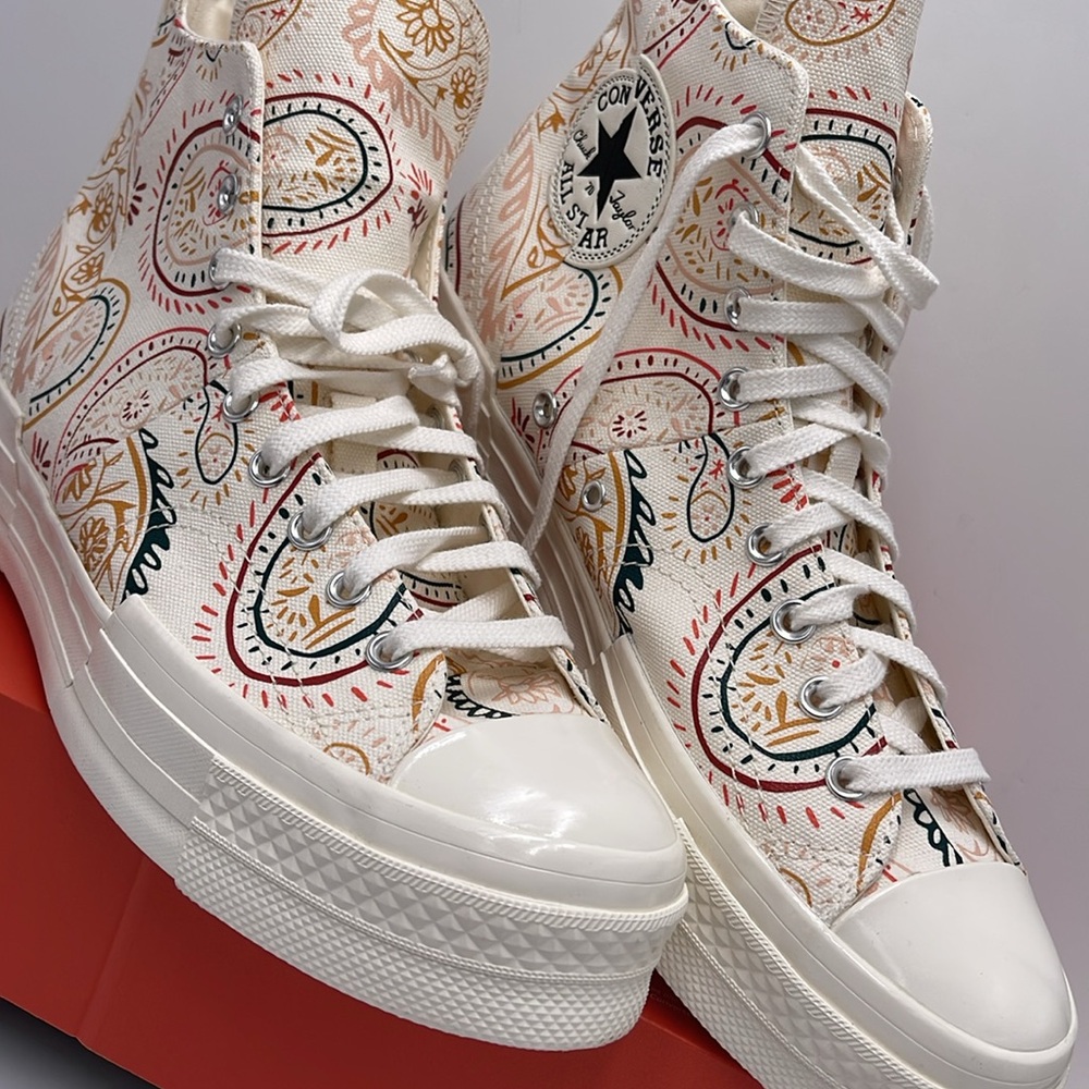 Converse Men’s High-Top Sneakers Platforms A08172C
CHUCK 70 PLUS HI
EGRET/BLPINK - Picture 6 of 16